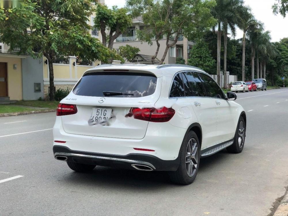 Mercedes-Benz GLC-Class   2017 - Cần bán xe Mercedes sản xuất 2017, màu trắng
