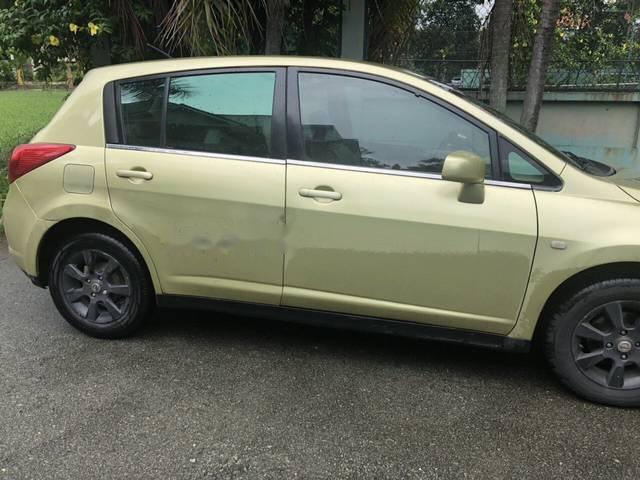 Nissan Tiida 2006 - Cần bán xe Nissan Tiida đời 2006, nhập khẩu nguyên chiếc xe gia đình giá cạnh tranh