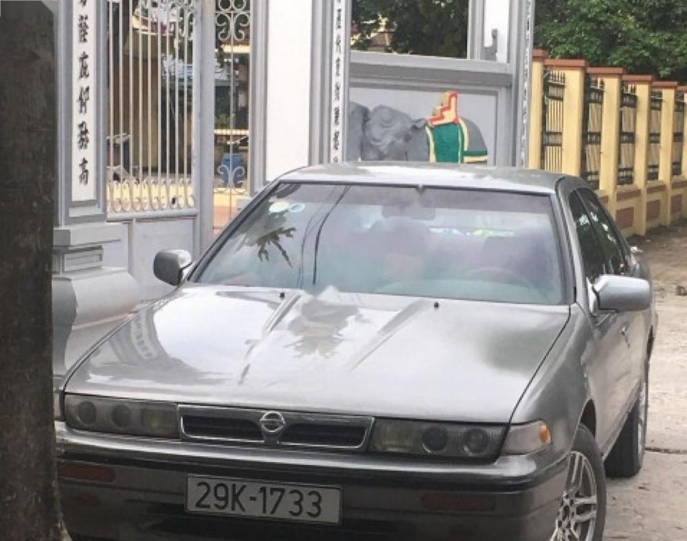 Nissan Cefiro 2.0 MT 1992 - Bán xe Nissan Cefiro 2.0 MT sản xuất 1992, màu bạc, nhập khẩu 