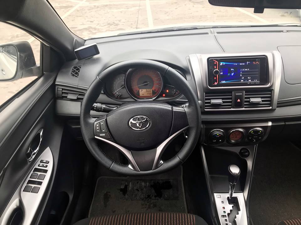 Toyota Yaris G 2017 - Bán Toyota Yaris G sản xuất năm 2017, màu trắng, nhập khẩu nguyên chiếc