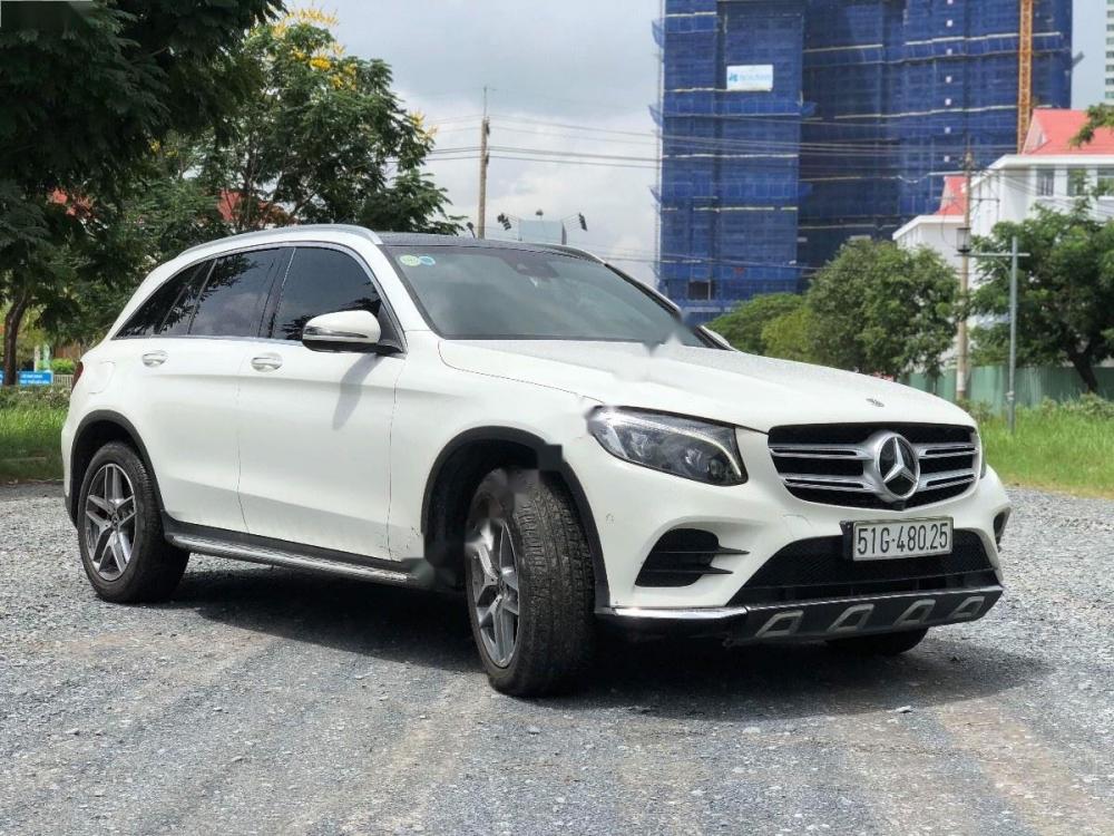 Mercedes-Benz GLC-Class   2017 - Cần bán xe Mercedes sản xuất 2017, màu trắng
