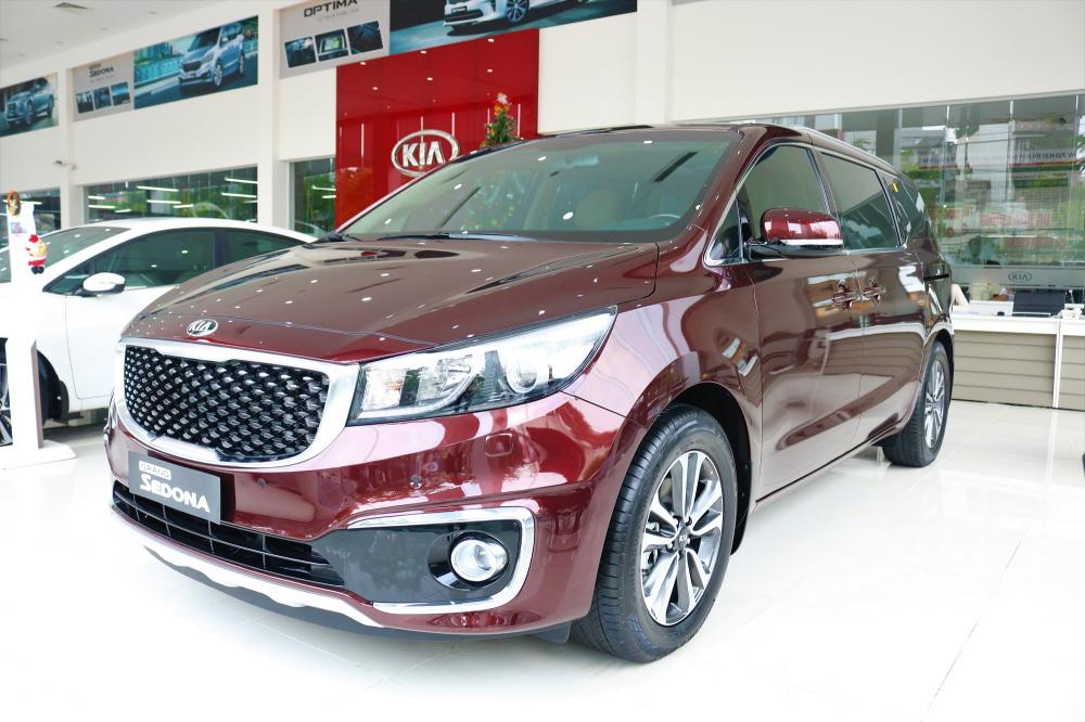 Kia Sedona DATH 2018 - bán Kia Sedona Dath đỏ 2018_tặng BHVC, hỗ trợ 90%