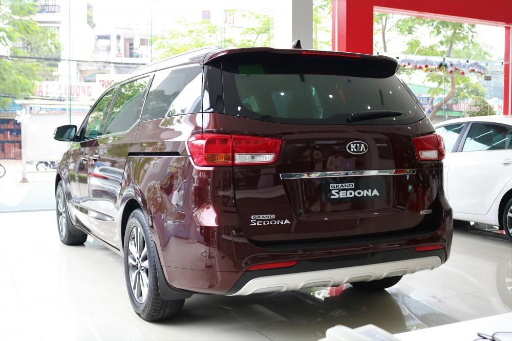 Kia Sedona DATH 2018 - bán Kia Sedona Dath đỏ 2018_tặng BHVC, hỗ trợ 90%