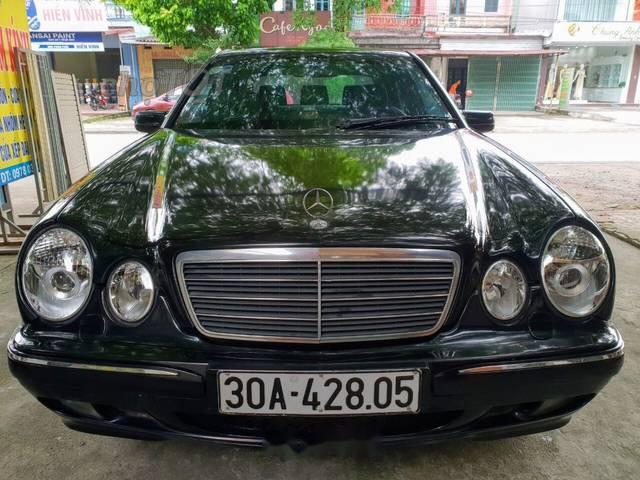 Mercedes-Benz E class E240 2001 - Bán Mercedes E240 năm sản xuất 2001, màu đen số tự động 