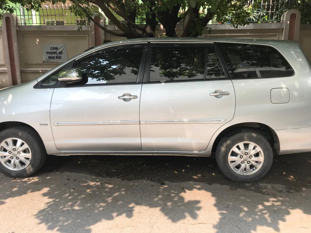 Toyota Innova G 2011 - Bán Toyota Innova số sàn full option, sản xuất 2011 xe tư nhân chính chủ