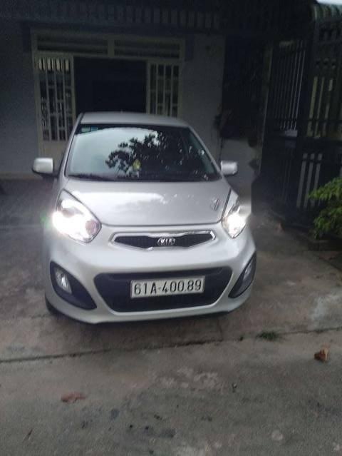 Kia Picanto 2013 - Cần bán Kia Picanto sản xuất năm 2013, màu bạc chính chủ, giá tốt