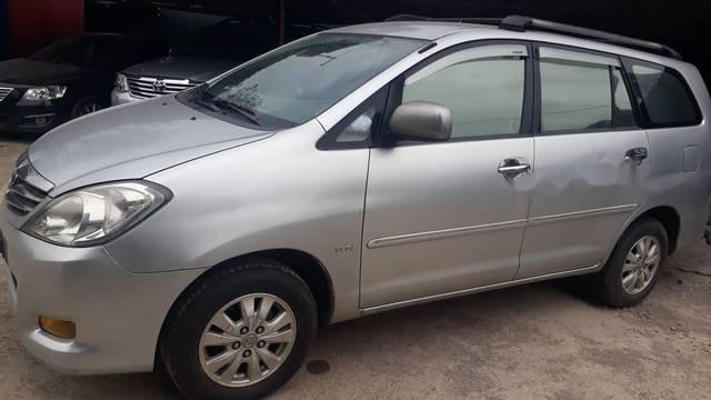 Toyota Innova   2009 - Cần bán Toyota Innova đời 2009, xe gia đình, máy nguyên bản