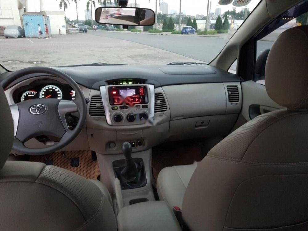 Toyota Innova 2.0E 2015 - Cần bán Toyota Innova 2.0E đời 2015, tư nhân chính chủ mới, chạy 4 vạn