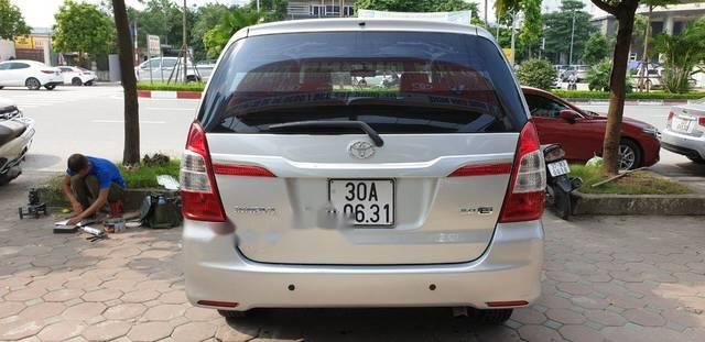 Toyota Innova 2014 - Bán ô tô Toyota Innova sản xuất 2014, màu bạc, giá 578tr