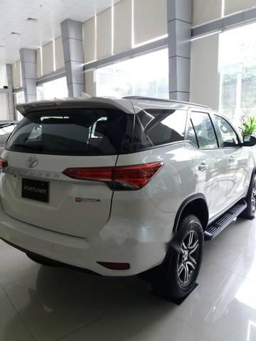 Toyota Fortuner 2018 - Bán ô tô Toyota Fortuner đời 2018, màu trắng, giá tốt