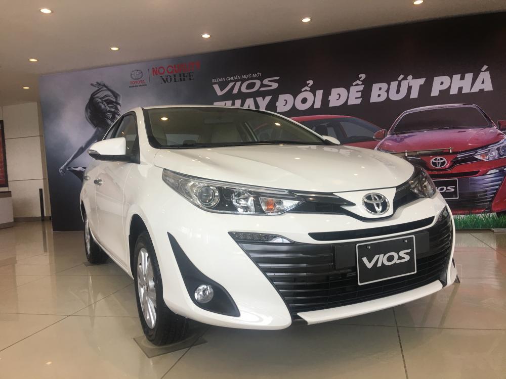 Toyota Vios G CVT 2018 - Cần bán xe Toyota Vios G CVT sản xuất năm 2018, màu trắng, 606tr