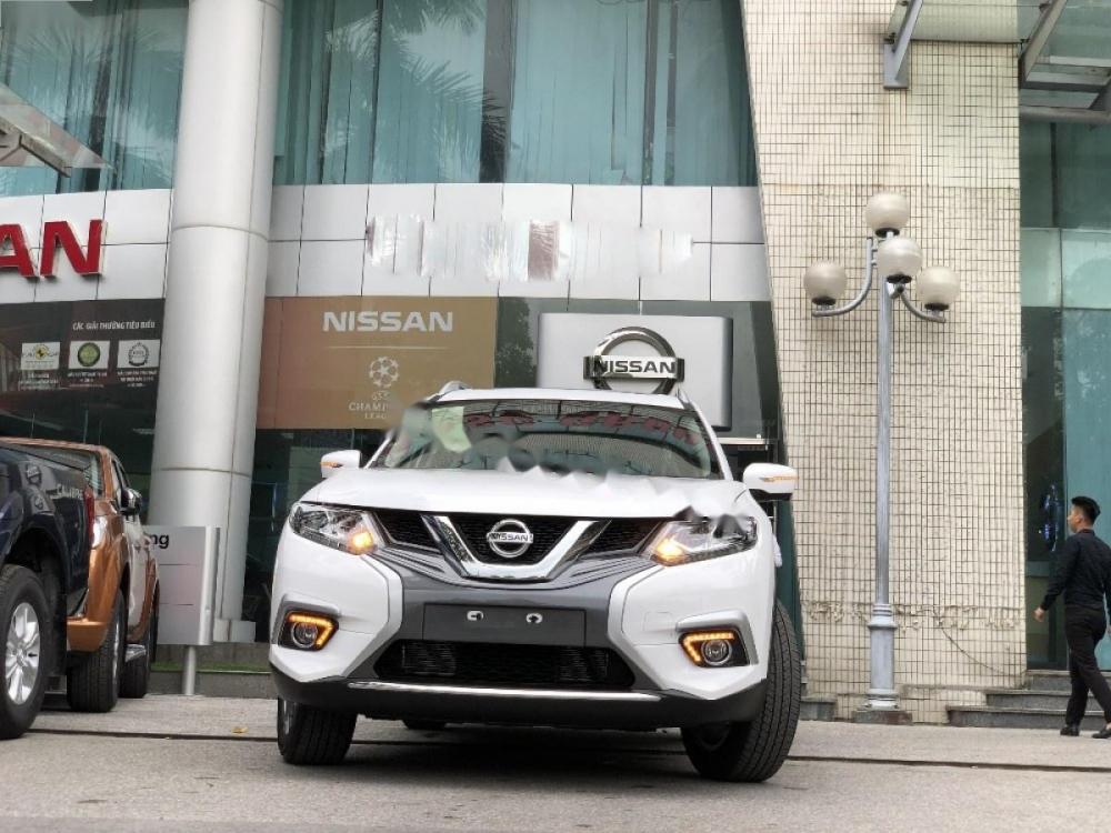 Nissan X trail V Series 2.5 SV Luxury 4WD 2018 - Cần bán Nissan X trail V Series 2.5 SV Luxury 4WD năm 2018, màu trắng