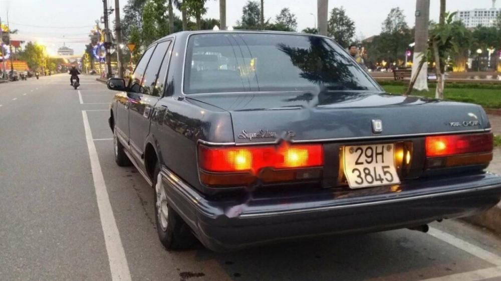 Toyota Crown  2.8 MT 1990 - Cần bán Toyota Crown 2.8 MT năm sản xuất 1990, màu xám 