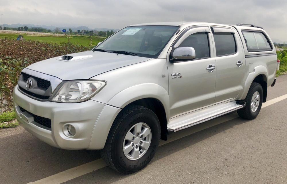 Toyota Hilux 2.5 MT 2010 - Bán xe Toyota Hilux 2.5 MT 4x4 sản xuất 2010, nhập khẩu, giá chỉ 410 triệu. Xe chất lừ, LH 0974286009