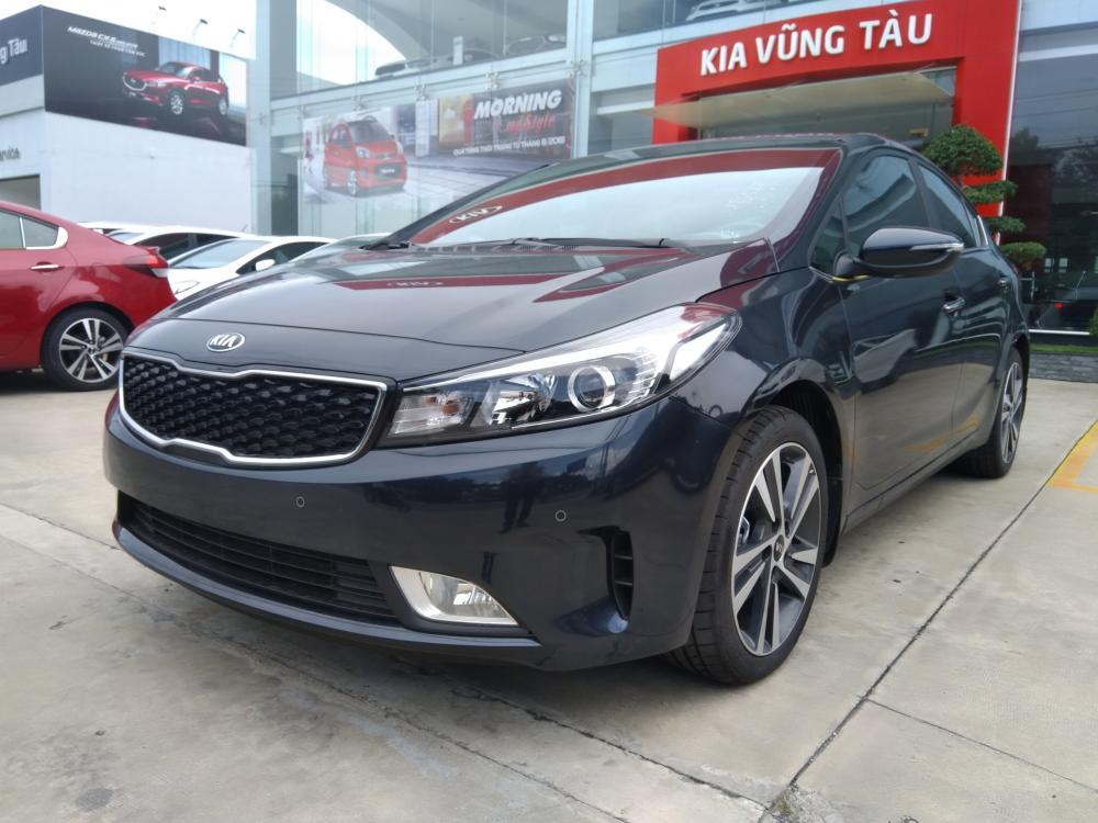 Kia Cerato AT 2018 - Cần bán xe Kia Cerato AT 2018, màu xanh đen, 589tr, có hỗ trợ trả góp