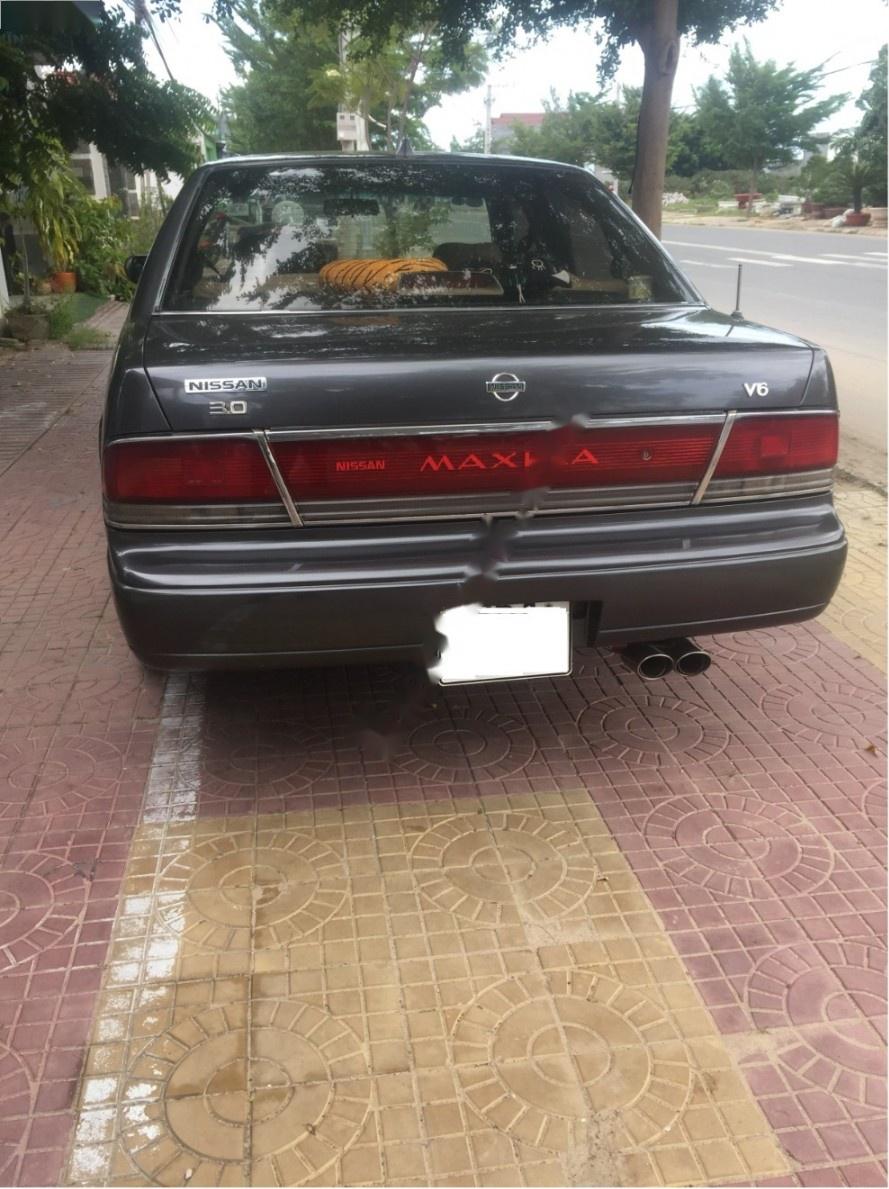 Nissan Maxima 3.0 AT 1993 - Cần bán gấp Nissan Maxima 3.0 AT 1993, màu xám, xe nhập 