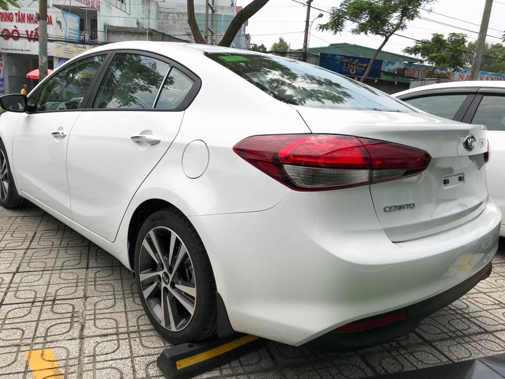 Kia Cerato 1.6 SMT 2018 - Bán Kia Cerato 1.6 SMT, giá hấp dẫn, có hỗ trợ vay