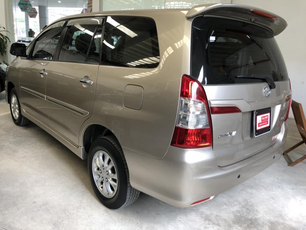 Toyota Innova E 2015 - Bán Innova số sàn, màu vàng, xe gia đình