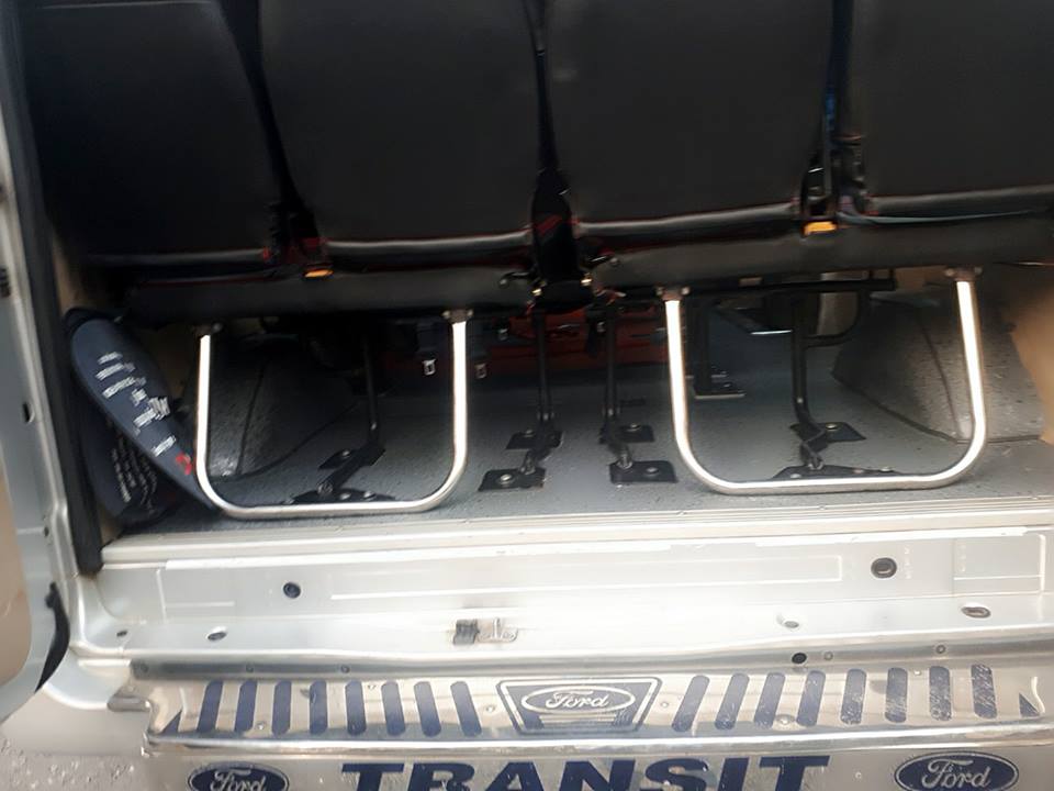 Ford Transit 2.5 MT 2014 - Bán Ford Transit đời 2014, số sàn, máy dầu, màu bạc