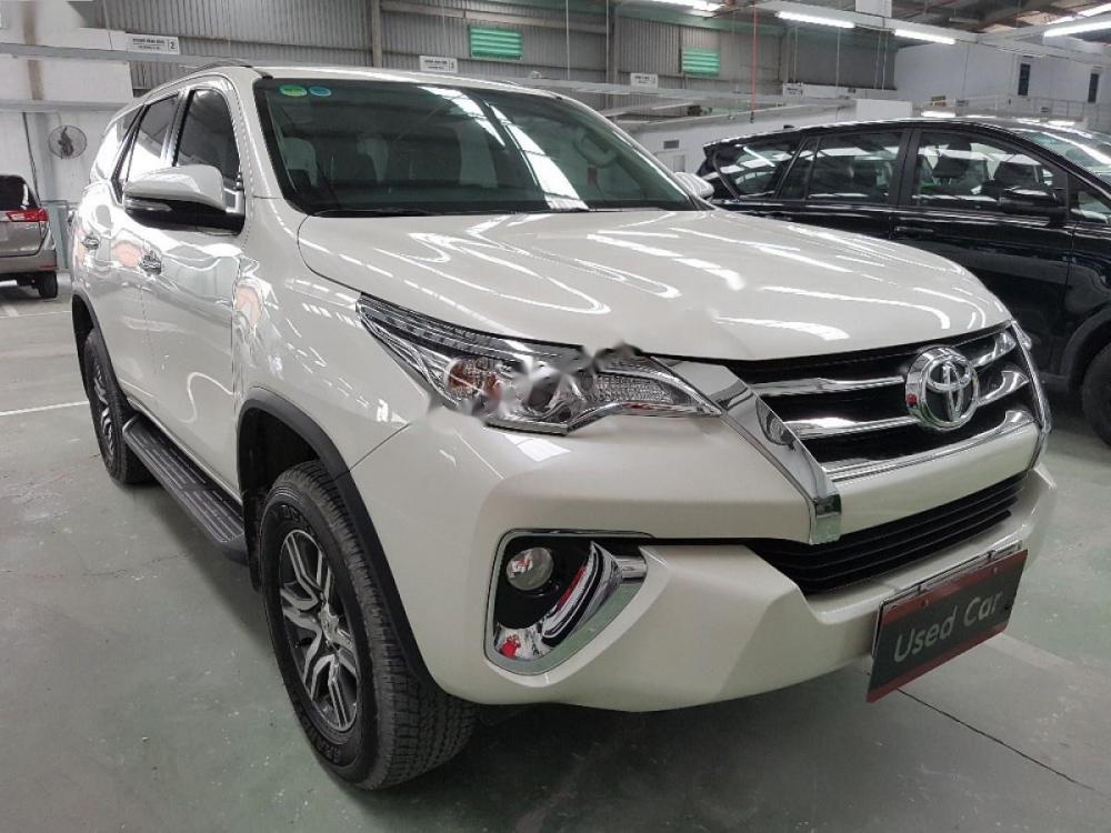 Toyota Fortuner 2.7V 4x2 AT 2017 - Bán xe Toyota Fortuner 2.7V 4x2 AT đời 2017, màu trắng, nhập khẩu  