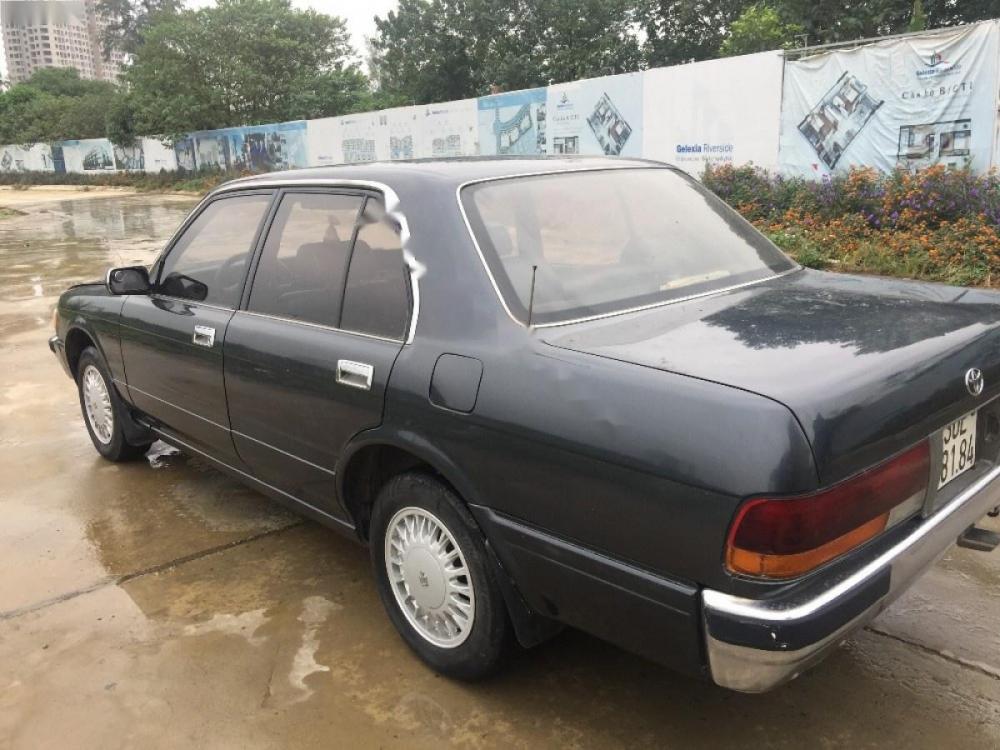 Toyota Crown 2.4 MT 1995 - Cần bán Toyota Crown 2.4 MT sản xuất năm 1995, màu xám, xe nhập