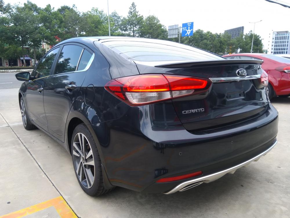 Kia Cerato AT 2018 - Cần bán xe Kia Cerato AT 2018, màu xanh đen, 589tr, có hỗ trợ trả góp