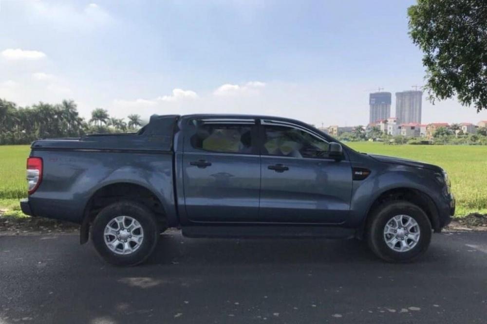 Ford Ranger XLS 2.2L 4x2 AT 2017 - Cần bán xe Ford Ranger XLS 2.2L 4x2 AT sản xuất năm 2017, màu xanh lam 