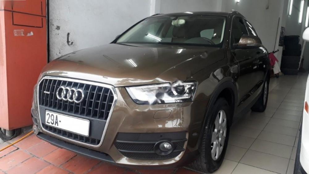 Audi Q3 Q3 2.0 2012 - Cần bán gấp Audi Q3 Q3 2.0 năm sản xuất 2012, màu nâu, nhập khẩu nguyên chiếc 