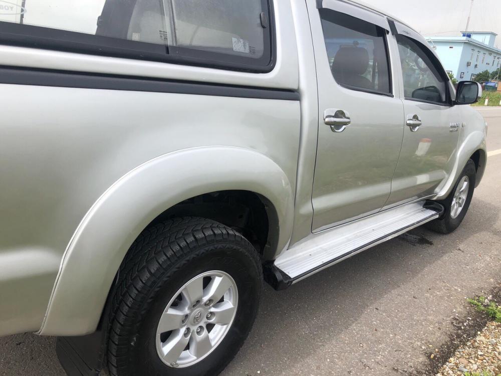 Toyota Hilux 2.5 MT 2010 - Bán xe Toyota Hilux 2.5 MT 4x4 sản xuất 2010, nhập khẩu, giá chỉ 410 triệu. Xe chất lừ, LH 0974286009