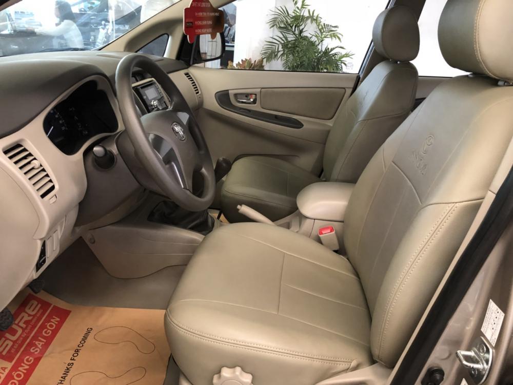 Toyota Innova E 2015 - Bán Innova số sàn, màu vàng, xe gia đình