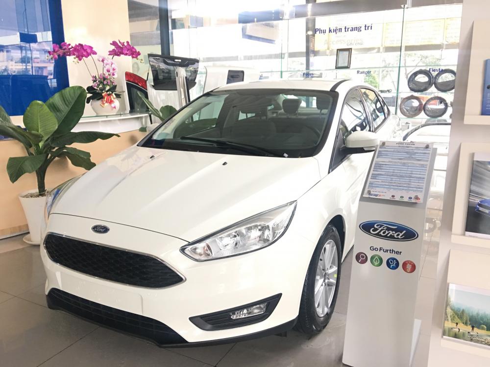 Ford Focus Trend 2018 - Bán xe Focus Trend 2018 giao ngay. Tặng thêm phụ kiện, phim cách nhiệt, hỗ trợ ngân hàng trên toàn quốc. 0898 900 400