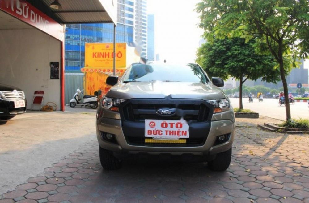 Ford Ranger XL 2.2L 4x4 MT 2017 - Cần bán gấp Ford Ranger XL 2.2L 4x4 MT đời 2017, màu vàng, nhập khẩu như mới