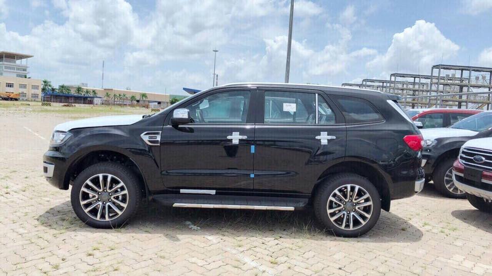 Ford Everest Titanium 4x2 2018 - Xe giao ngay, Ford Everest Titanium 4x2 đời 2018, màu đen, xe nhập LH 0978212288