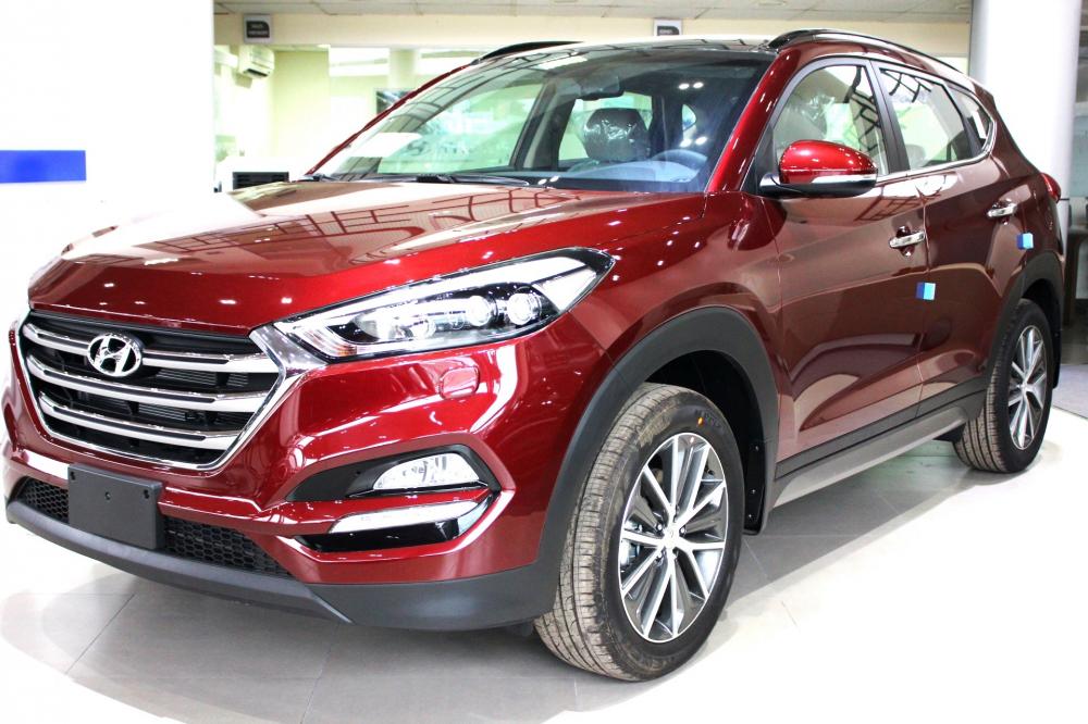 Hyundai Tucson 2.0 AT   2018 - Chỉ cần 270tr có thể nhận ngay Tucson 2.0 AT đặc biệt 2018. LH: 0905 444 641 Mr- Nhật để nhận được ưu đãi giá tốt