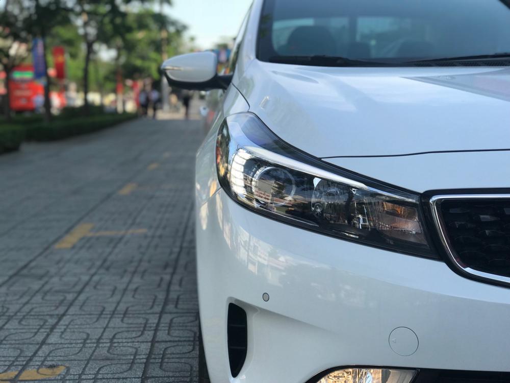 Kia Cerato 1.6 AT 2018 - Bán Kia Cerato 1.6 AT, đầy đủ tiện nghi, có hỗ trợ vay ngân hàng