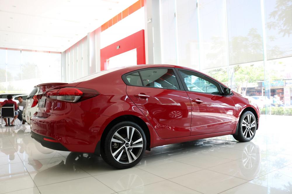 Kia Morning 1.6 MT 2018 - Bán xe Kia Cerato 1.6 MT, giá hấp dẫn, có hỗ trợ vay