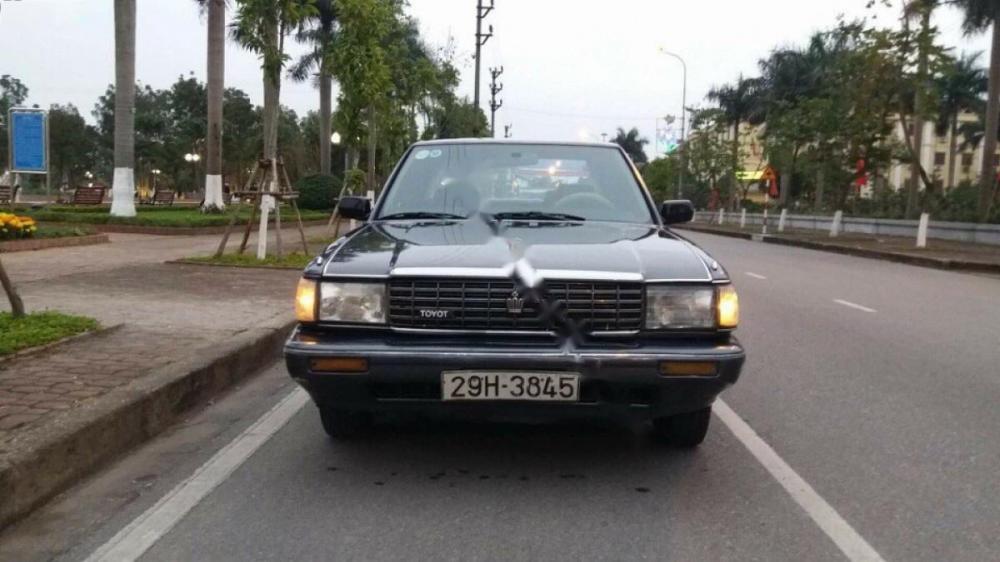 Toyota Crown  2.8 MT 1990 - Cần bán Toyota Crown 2.8 MT năm sản xuất 1990, màu xám 