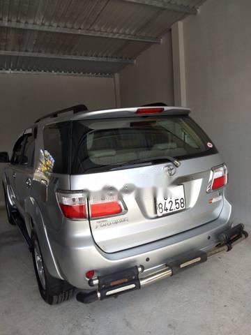 Toyota Fortuner   2010 - Bán Fortuner 2010, số tự động, 2 cầu, xe chủ dùng đúng kỹ nên còn cực đẹp