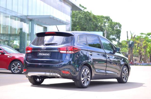 Kia Rondo GAT 2018 - [Kia Quảng Nam ] Kia Rondo 2018, giá chỉ từ 609tr. Hỗ trợ trả góp 80% - Hotline: 0961 40 40 49