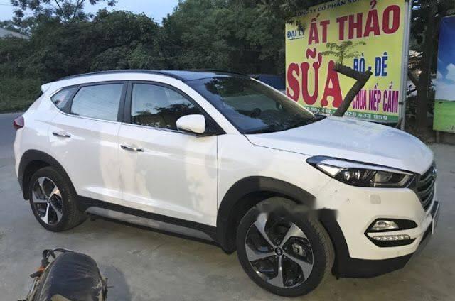 Hyundai Tucson   2018 - Cần bán Hyundai Tucson đời 2018, màu trắng, giá tốt