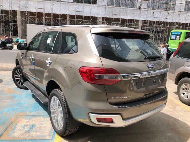 Ford Everest Titanium 4x2 2018 - Bán xe Ford Everest Titanium 4x2, sản xuất 2018, trả góp 90%, hotline 0968912236