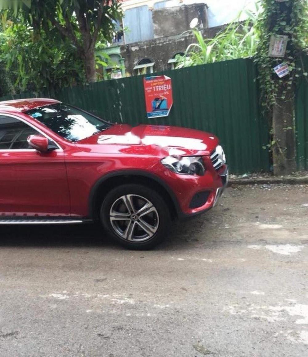 Mercedes-Benz G class GLC 250 4Matic 2016 - Cần bán Mercedes GLC 250 4Matic 2016, màu đỏ