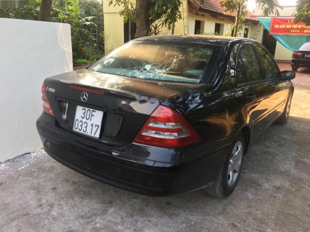 Mercedes-Benz CLS class 2002 - Bán Mercedes năm sản xuất 2002, màu đen xe gia đình 