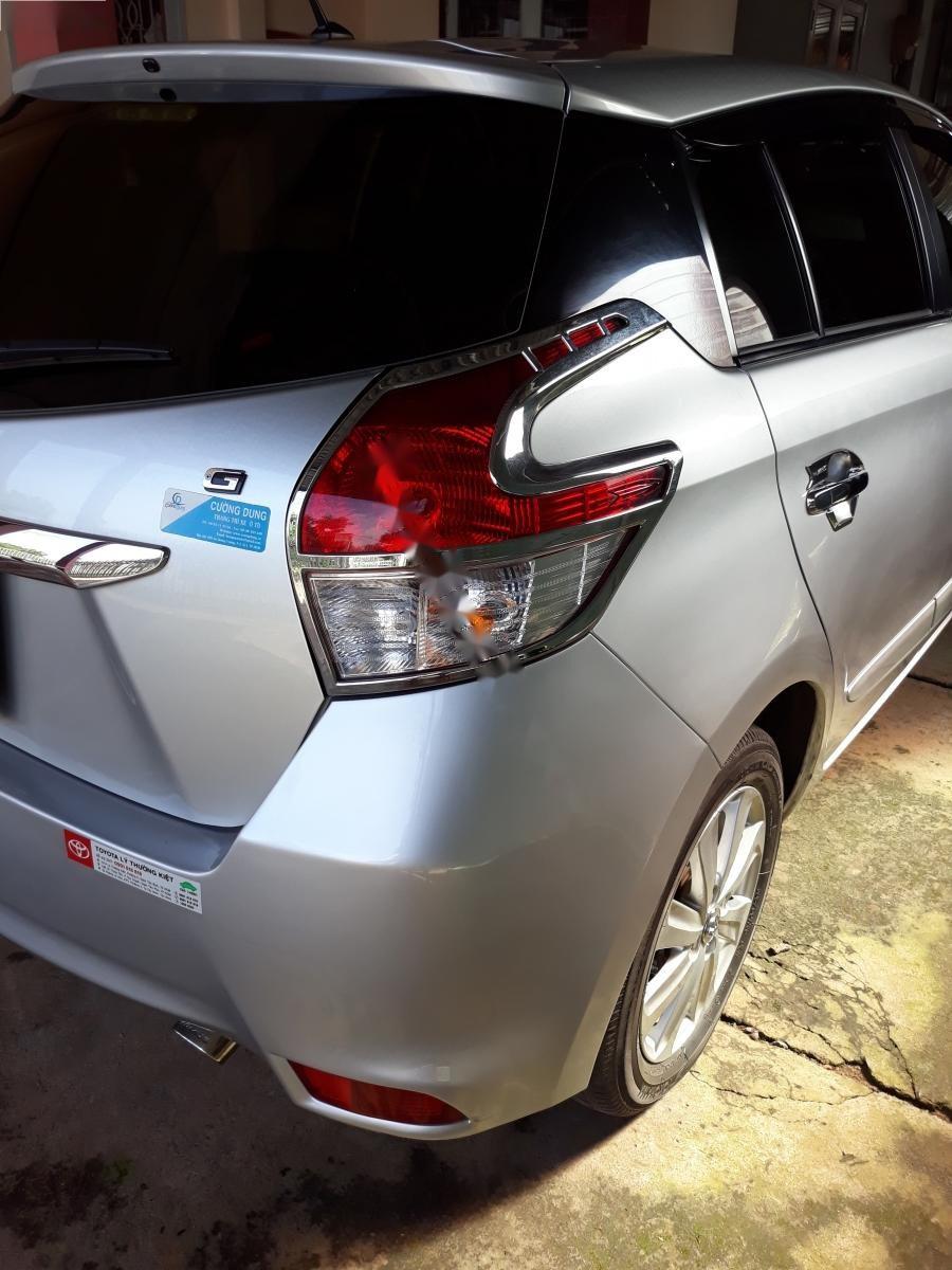 Toyota Yaris 2014 - Cần bán gấp Toyota Yaris năm sản xuất 2014, màu bạc, nhập khẩu  