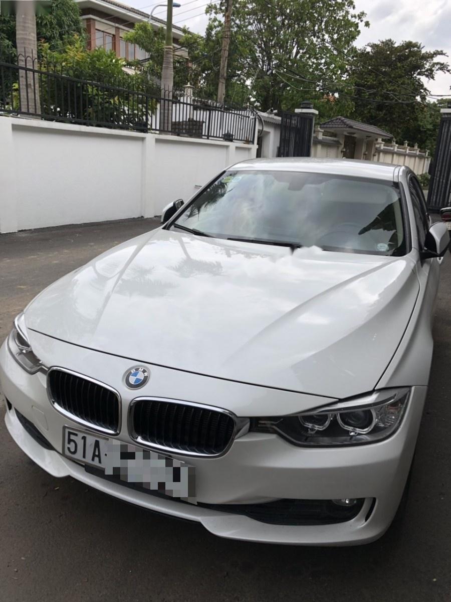 BMW 3 Series 320i 2012 - Bán BMW 3 Series 320i đời 2012, màu trắng, xe nhập