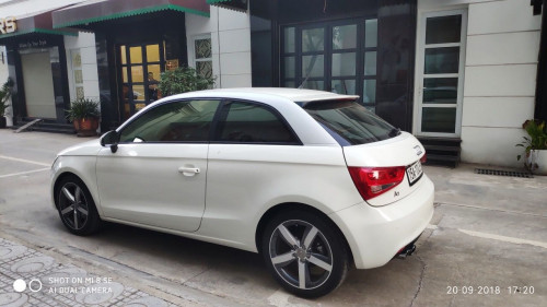 Audi A1   1.4 AT  2010 - Bán xe Audi A1 1.4 AT 2010, màu trắng, xe nhập