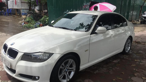 BMW 3 Series 320i 2011 - Cần bán BMW 3 Series 320i 2011, màu trắng