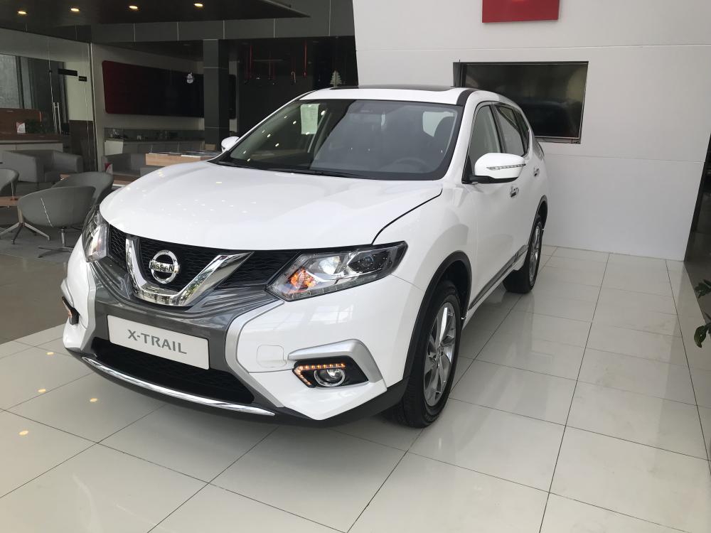 Nissan X trail 2.0 SL Luxury 2018 - Cần bán xe Nissan X Trail 2.0 SL Luxury sản xuất 2018, màu trắng, giá 951tr