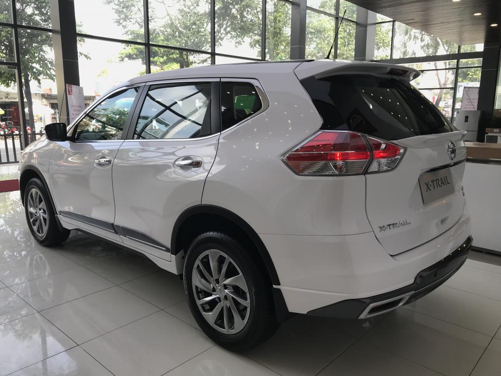 Nissan X trail 2.0 SL Luxury 2018 - Cần bán xe Nissan X Trail 2.0 SL Luxury sản xuất 2018, màu trắng, giá 951tr