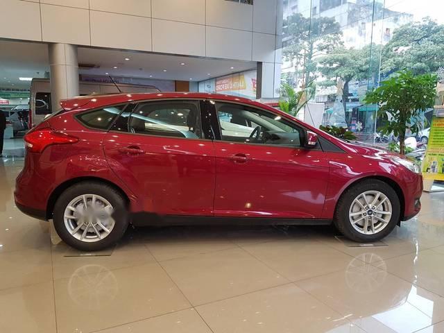 Ford Focus      2018 - Bán Ford Focus đời 2018, màu đỏ, giá chỉ 560 triệu